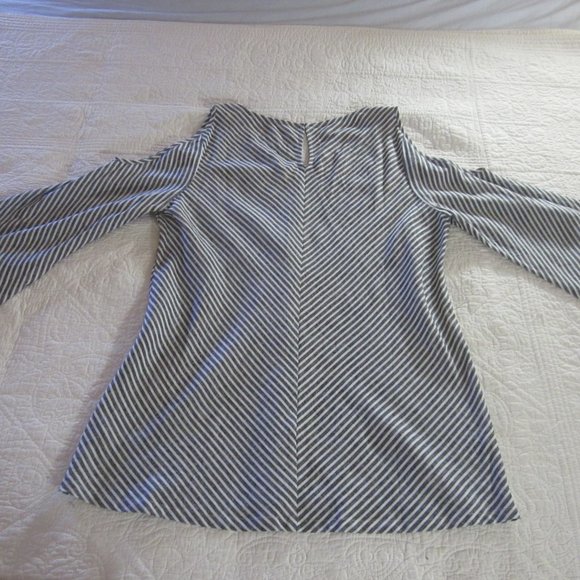 Soft Surroundings Top L Landfall Gray/White Stripe Linen Blend - Picture 5 of 7